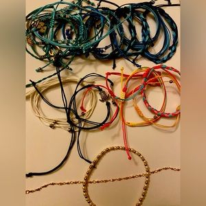 Beach Bracelets! Plus two gold anklets! 23 COUNT!!